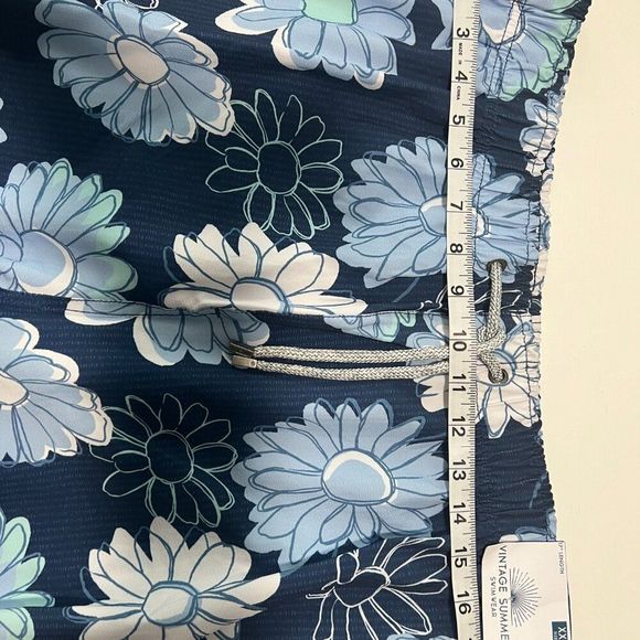 MENS Swim SHORTS W/ DAISY PRINT - NAVY - Picture 3 of 5